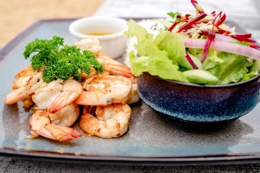 mexican salad with grilled shrimp